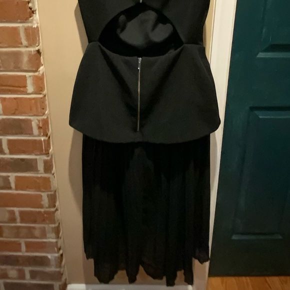 Finders Keepers LBD w Cutout & Zippers - Picture 7 of 10